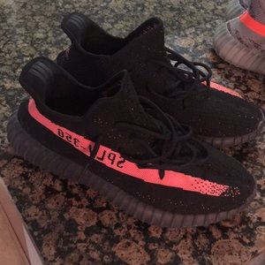 Yeezy boost 350 v2